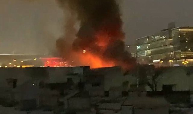 İstanbul- Bakırköy'de kumaş baskı fabrikasında çıkan yangın söndürüldü