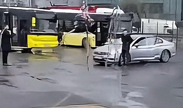 İstanbul- Beşiktaş'ta otobüs durağında havaya ateş açtı; arkadaşına cep telefonuyla kaydettirdi