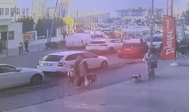 İstanbul- Beylikdüzü'nde skuter yayalara çarptı: 2 yaralı