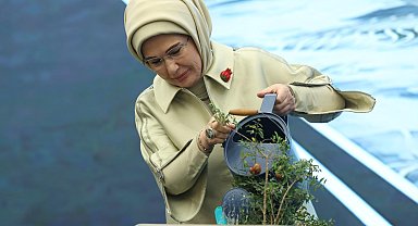 İstanbul- Emine Erdoğan, TOGEM-DER'in 'Artsın Eksilmesin Dönüşüm Pazarı'nın açılışına katıldı