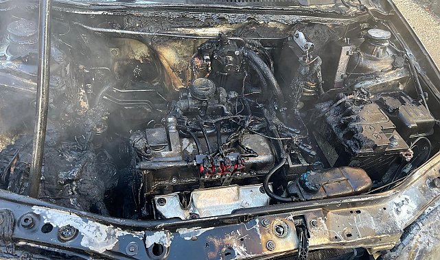 Kars'ta seyir halindeki otomobil alev aldı