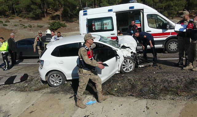 Kilis'te hafif ticari araç ile otomobil çarpıştı: 5'i ağır, 6 yaralı