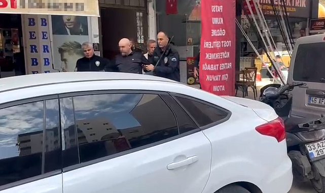 Mersin'de sokakta çıplak dolaşan Rus, gözaltına alındı