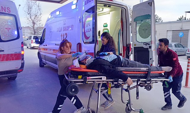Motosiklet ile otomobil çarpıştı: 1 ölü, 1 yaralı