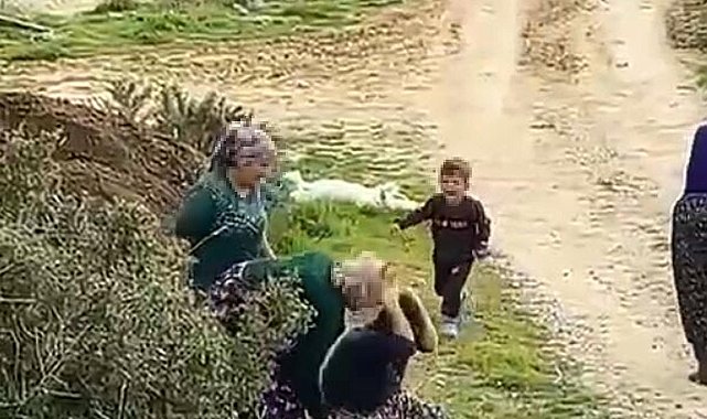Oğlunun gözü önünde kuzenleri tarafından darbedildi; o anlar kamerada