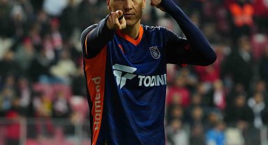 Shomurodov, RAMS Başakşehir'i sırtlıyor