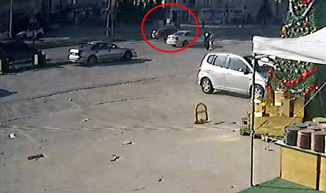 Yolun karşısına geçerken otomobilin çarptığı yaya öldü