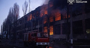 Zelenskiy: Rusya, 30 füze ve 450'den fazla İHA ile saldırı düzenledi