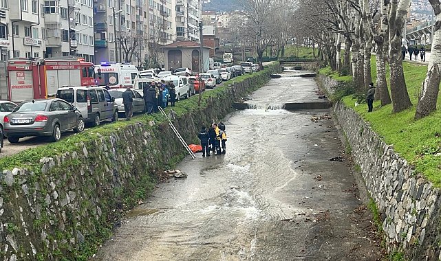 2 metre yükseklikten dere yatağına düşüp öldü