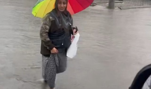 Adana'da sağanak hayatı olumsuz etkiledi