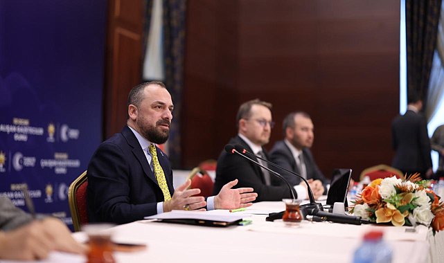 AK Parti'li Acar: Sadece gerçeği yansıtan gazeteciliğin yanında yer almayı sürdüreceğiz