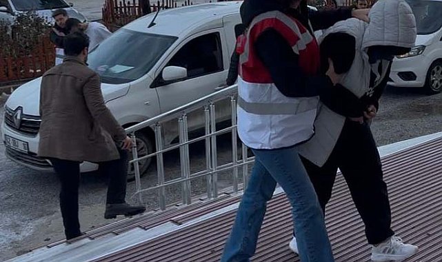 Akaryakıt istasyonundan gasbettikleri paraları başka bir akaryakıt istasyonunda harcamışlar