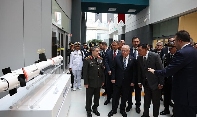 Bakan Güler, Endonezyalı mevkidaşı ile ASELSAN'ı ziyaret etti
