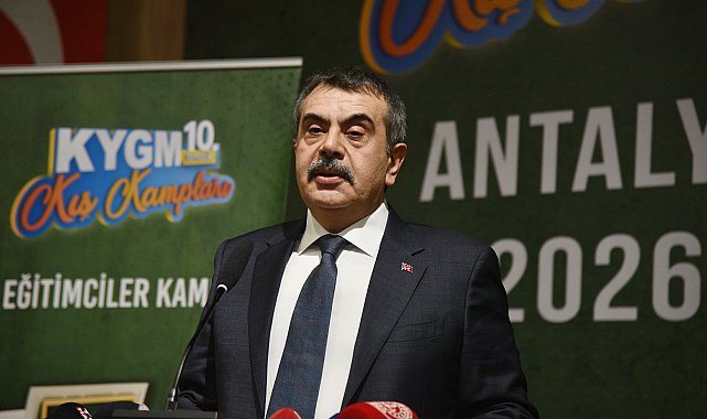 Bakan Tekin: Türkiye'de kimse kimsenin kılık kıyafetiyle uğraşmıyor