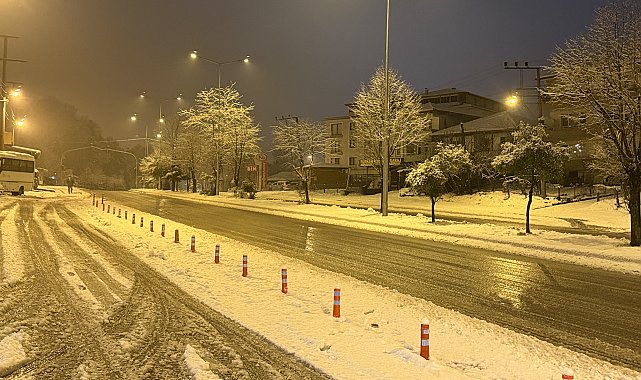 Bartın'da kar yağışı nedeniyle 65 köy yolu ulaşıma kapandı