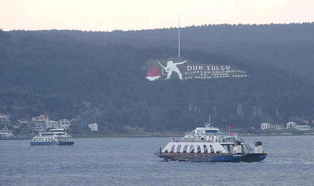 Bozcaada ve Gökçeada'da feribot seferlerine fırtına engeli