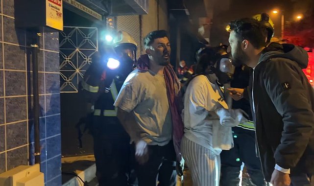 Depoda çıkan yangın apartmana sıçradı: 2 kişi dumandan etkilendi