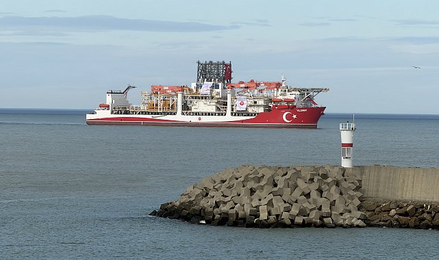 Derin deniz sondaj gemisi 'Yıldırım', Filyos Limanı'na ulaştı