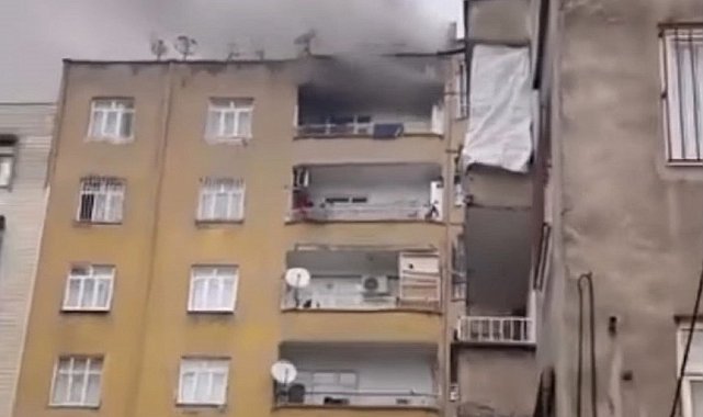 Diyarbakır'da 7 katlı binada yangın; 1 kişi dumandan etkilendi