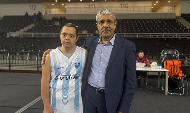 Down sendromlu basketbolcular farkındalık için parkeye çıktı