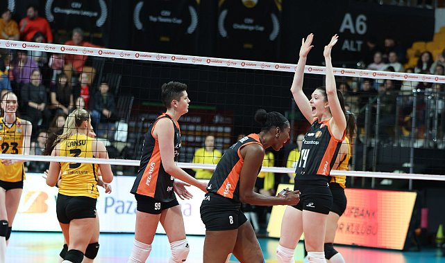 Eczacıbaşı Dynavit, derbide VakıfBank'ı 3-1'le geçti