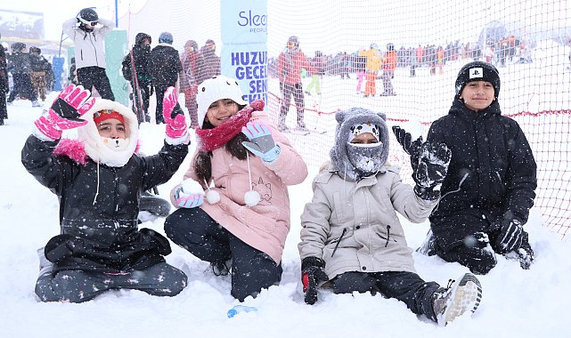 Erciyes'te pistler, karnelerini alan öğrencilerle doldu