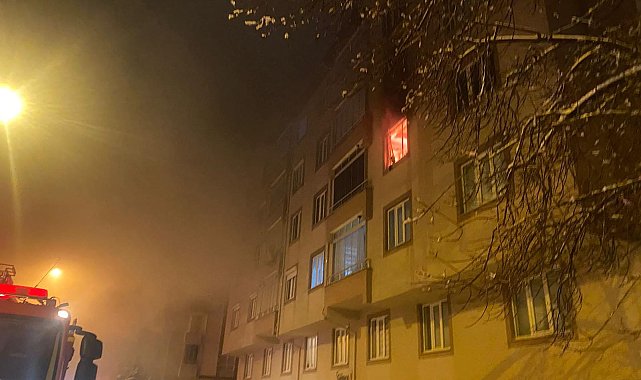 Evde çıkan yangında 6 kişi dumandan etkilendi