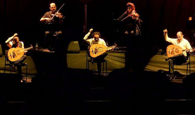 Filistinli 3 kardeşten oluşan 'Le Trio Joubran' müzik grubu Bursa'da konser verdi