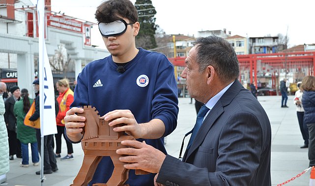Görme engellilerin yaşadığı zorluklara dikkat çekmek için 'Empati Parkuru' kuruldu