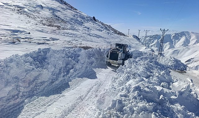 Hakkari'de 310 köy yolu ulaşıma açıldı