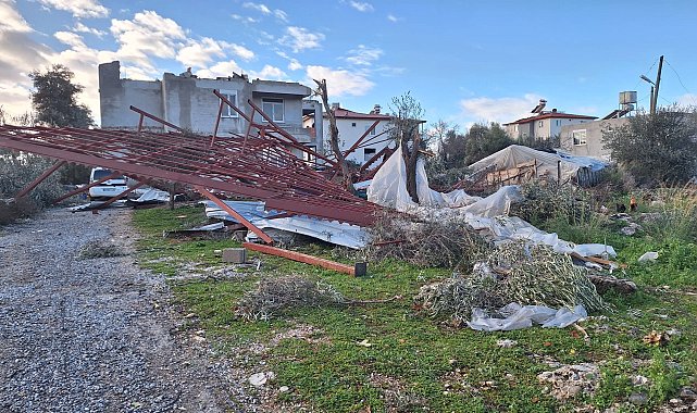 Hortumun neden olduğu zarar, gün ağardığında ortaya çıktı