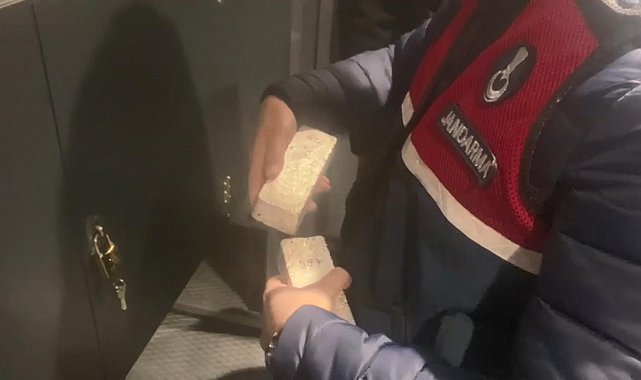 İstanbul - Altın ve kıymetli maden ticaretinde usulsüz işlem yapanlara operasyon: 7 gözaltı Gözaltı görüntüleri ve ek bilgiyle