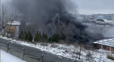 İstanbul- Arnavutköy'de plastik fabrikasında çıkan yangın söndürüldü