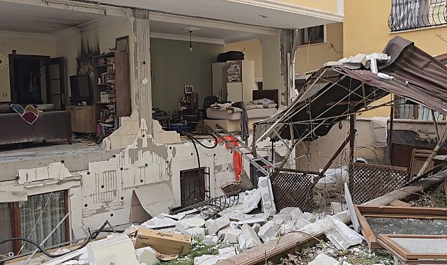 İstanbul - Ataşehir'de 3 katlı binada doğal gaz patlaması; ortalık savaş alanına döndü