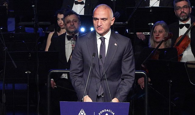 İstanbul - Bakan Ersoy: Aliya İzzetbegoviç özgürlüğün destanını yazdı