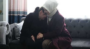 İstanbul - Bakan Göktaş'tan Güngören'de öldürülen Atlas'ın ailesine taziye ziyareti