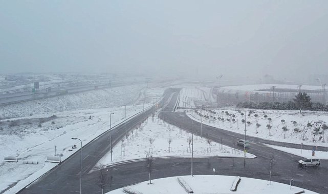 İstanbul- Beykoz ve Başakşehir'de kar yağışı havadan görüntülendi