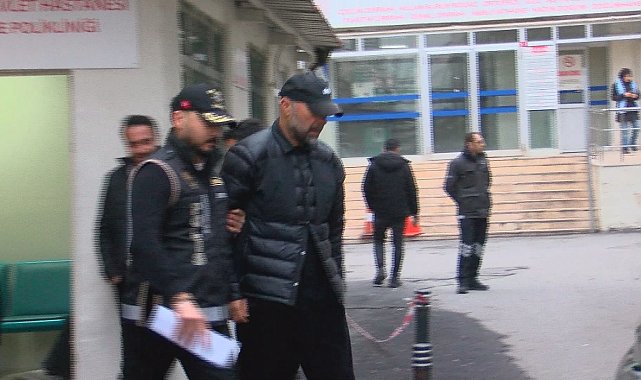 İstanbul - Esat Yontunç gözaltına alındı Sağlık kontrolünden görüntü