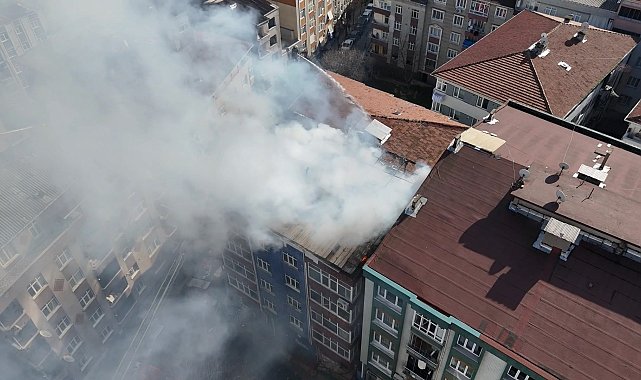 İstanbul – Esenler'de 5 katlı binanın çatı katında çıkan yangın söndürüldü