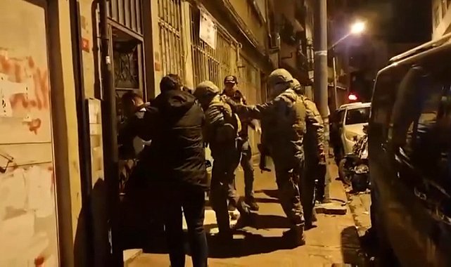 İstanbul- Eyüpsultan'da düzenlenen operasyonda 107 yıl hapis cezası bulunan cezaevi firarisi yakalandı