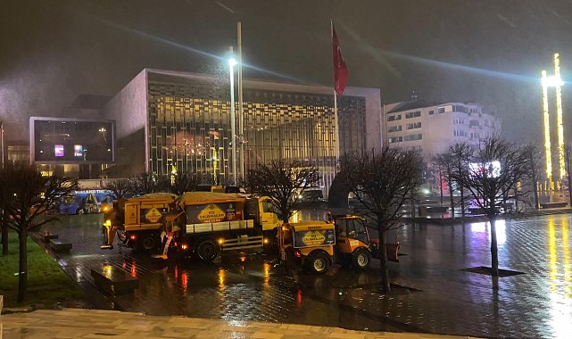 İstanbul - İstanbul'da kar yağışı etkili oluyor