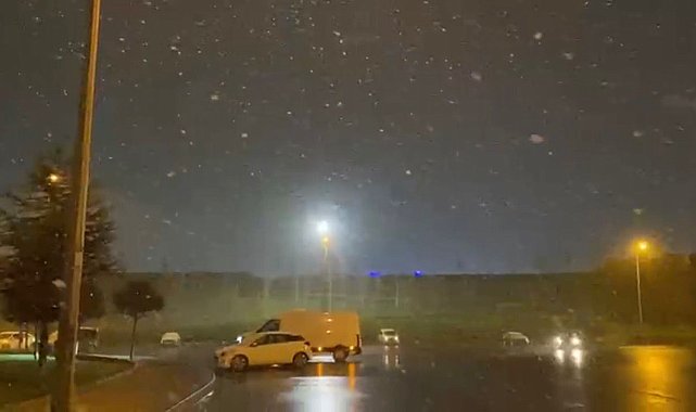 İstanbul - İstanbul'da kar yağışı yeniden başladı