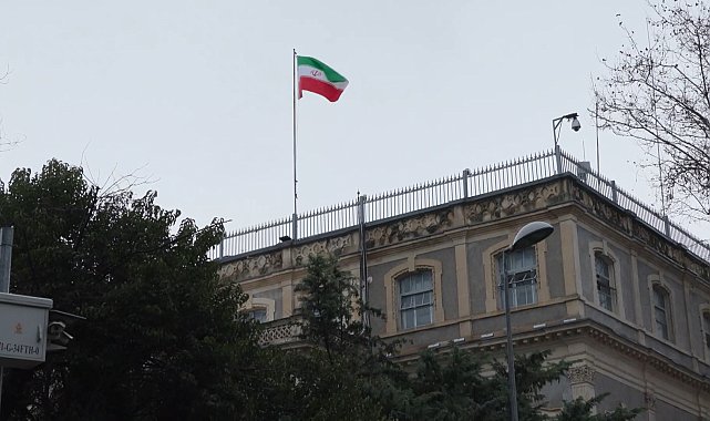 İstanbul- İstanbul'daki İranlılardan protestolara destek açıklaması