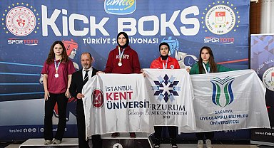 İstanbul Kent Üniversitesi sporcularından Kick Boks'ta derece
