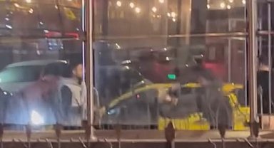 İstanbul- Sultangazi'de taksi şoförü cadde ortasında darbedildi