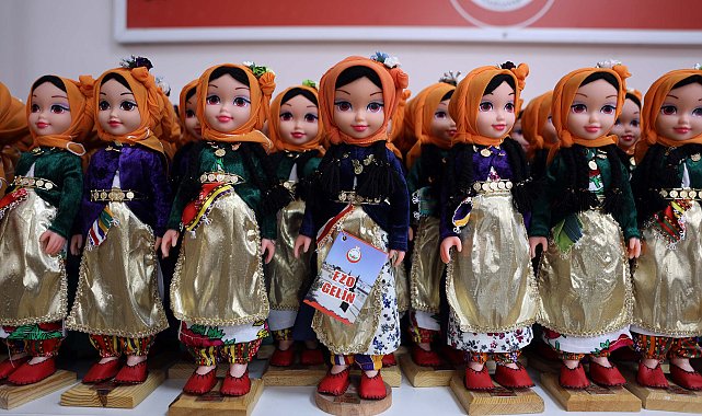 Kadınlar, 'Ezo Gelin' bebekler üretip aile ekonomisine katkı sağlıyor