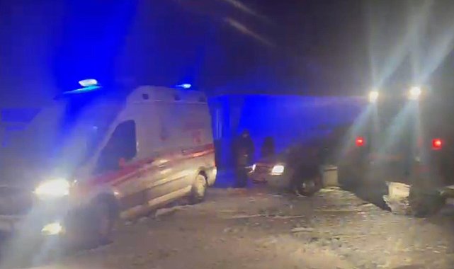 Kars'ta ekiplerin tipi ve kar altında zorlu mücadelesi