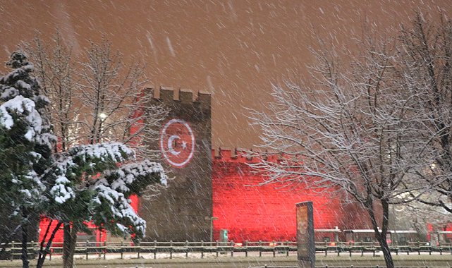 Kayseri'de yoğun kar yağışı etkili oldu
