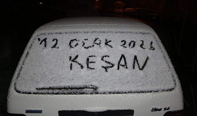 Keşan'da kar yağışı etkili oluyor