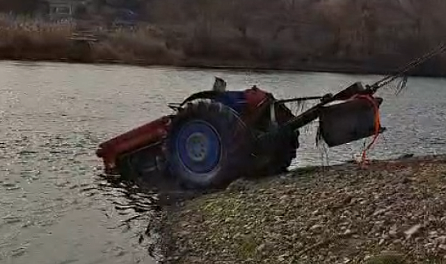 Kırıkkale'de traktör Kızılırmak'a düştü
